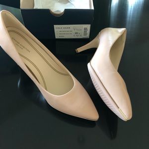 Cole Hahn Grand Ambition pump in mahogany rose leather. Size 10B. A bit wide
